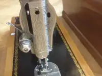 Швейная  механическая  машинка,  класса  2-М, произведена на Подольском механическом заводе., фотография 2