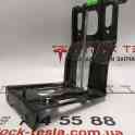 Зап. части для авто Tesla. Нижнее крепление АКБ AWD Tesla model S RESTEE BRACKET, 12V BATTERY, D