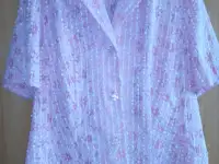 продаю летний костюм для женщин розовый, новый