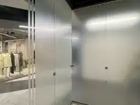 Тонировка офисных перегородок матовыми пленками.