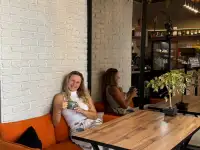 Помощница по хозяйству,частичная занятость.