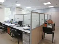 Зонирование кабинета стеклянной перегородкой, фотография 3