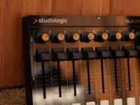 MIDI контроллер Studiologic SL Mixface, фотография 2