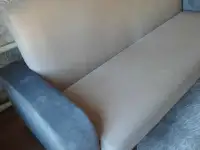 Диван