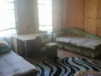 Пол дома,соседи изолированны не слышно,не видно,стены толстые красный кирпич,напротив озеро, фотография 9