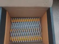 Монтажный нейлер (гвоздезабивной пистолет по бетону )DeWALT DCN890N 18V с двумя  аккумуляторами и зарядным устройством, фотография 5