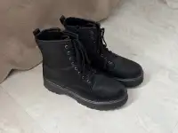 ботинки женские демисезонные 39-40