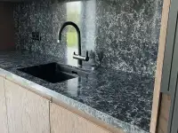 столешницы для кухни из натурального и искусственного камня