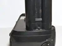 Универсальный батарейный блок Nikon MB-D80, фотография 4