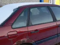 Продаётся автомобиль Фольксваген Пассат B-3.1988 года выпуска.Есть два парога к авто и две арки.Новый аккумулятор.700у.е, фотография 2