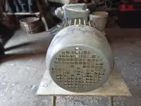 ассинхронный трёхфазный электро-двигатель, фотография 3