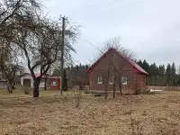 Дом в деревне Деразки