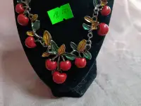 Продам колье 