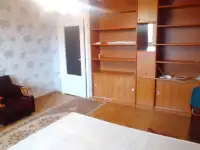 Сдам 2-х комнатную квартиру рядом с метро на длительный срок