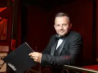 Ведущий мероприятий  DJ  аппаратура  свет