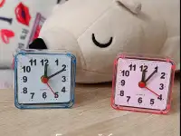 Будильник 6 на 6 см дорожный светятся стрелки 1 батарейка, фотография 4