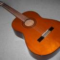 Полноразмерная классическая гитара YAMAHA C40