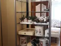 Полки стеклянные 8х300х905 мм и креплением. Зеркало 915х1245 мм., фотография 10