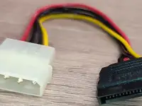 Переходник Molex-SATA, фотография 4