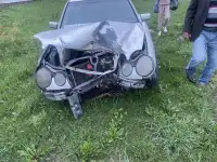 Авто после аварии Mercedes-Benz E-Class, фотография 4