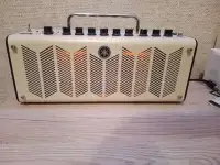 комбоусилитель для электрогитары ,бас гитары Yamaha THR10, фотография 3
