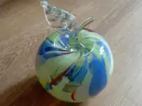 Сувенирное яблоко из стекла (ручная работа)