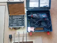 Продам перфоратор BOSCH GBH240 оригинал с патроном и набором буров и пик в кейсе  от BOSCH