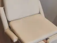 Кресло педикюрное