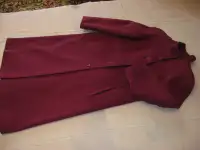 Пальто женское бордов. Голуб коричн с песцом 46-48-50. Драп. 30 руб