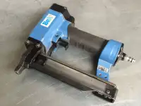 Скобозабивный пистолет BeА 9040-711