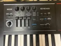 Синтезатор Roland Juno DS-61 + мониторы + двойная стойка, фотография 3