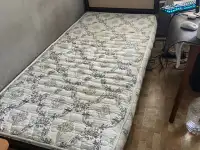 кровать