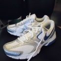 Продам кроссовки мужские NIKE размер 42 оригинальный и кроссовки женские NIKE размер 37. , фотография 2