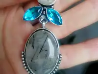 Кулон с волосатиком и лунным камнем