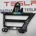 Зап. части для авто Tesla. Накладка воздуховода центральной панели GRAPH/BLK (водительская правая) (с повреждением) {MX_, фотография 5