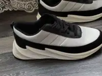 Кроссовки