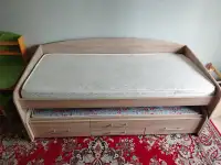 Кровать