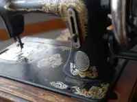 продать винтажную швейную машинку, фотография 5