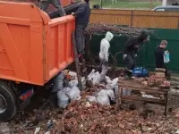 Демонтаж ветхих дамов