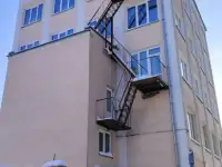 Многоэтажное строение, расположенное по адресу РТИ