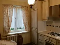 Продаю 2х комнатную теплую квартира с ремонтом мебелью и техникой на ул. Малинина 38, фотография 2