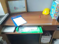Стол письменный с выдвижным ящиком, длинной полкой, отсеком для компьютера или папок и выдвижной полкой для клавиатуры и, фотография 2