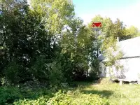 Здание магазина рядом сразу с двумя озерами - Нарочь и Мястро, фотография 11