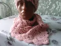 Вязаные шапки, береты, шарфы и другие изделия есть в наличии, вяжу и под заказ
