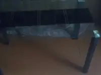 Стеклянный стол