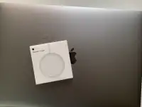 Беспроводное зарядное Apple MagSafe Charger