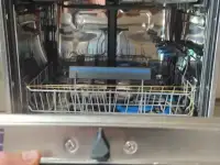 Встраиваемая посудомоечная машина Electrolux EMG48200L, фотография 3