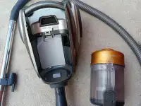 Пылесос Electrolux с колбой для мусора, фотография 3