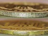 10 копеек 2005 и 25 копеек 1992 Украина. Засоры штемпелей, фотография 3