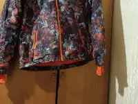 Продам спортивную куртку